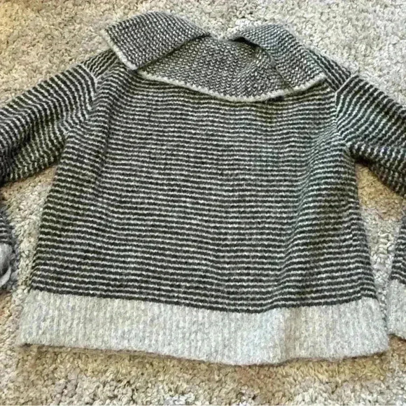 Banana republic oversized woman’s sweater large - Picture 4 of 10